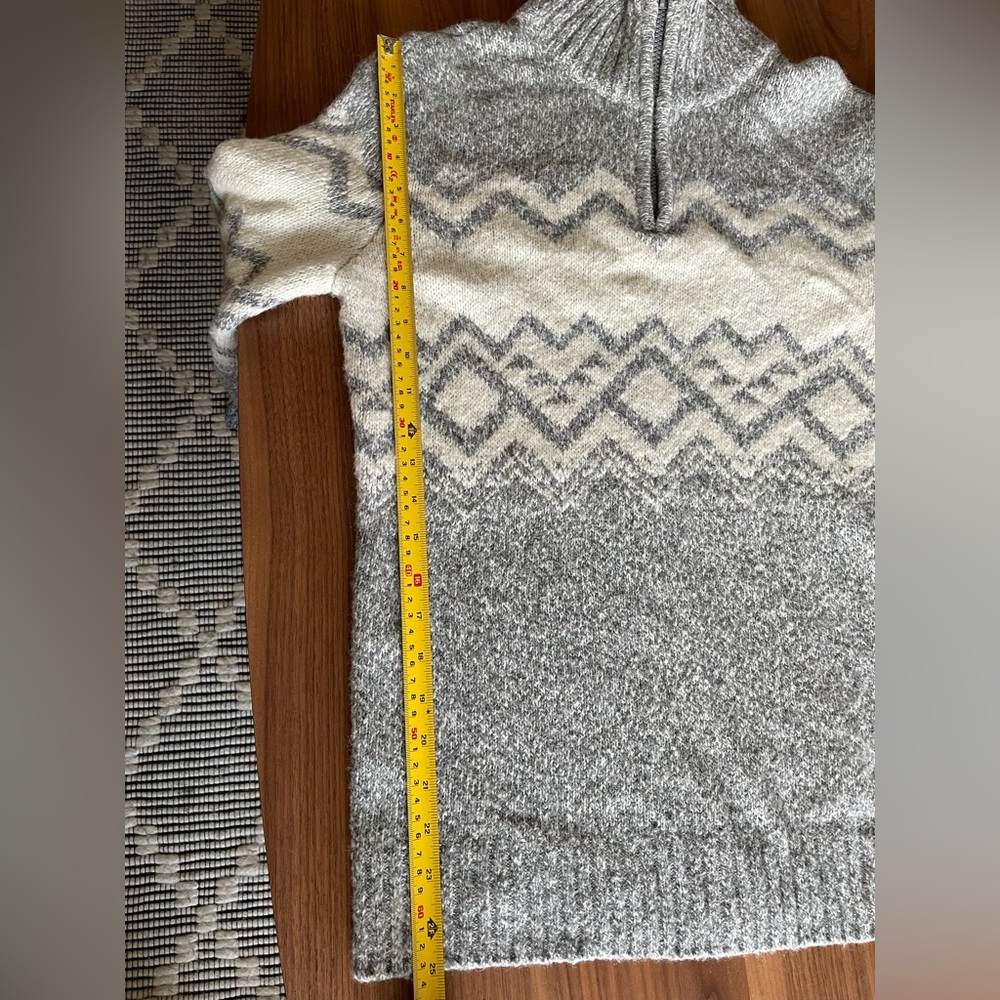 AE Sweater - Picture 7 of 10